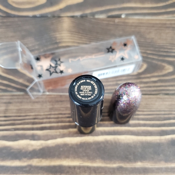 MAC Kiss of Stars Lipstick - Asterisk - Picture 4 of 8